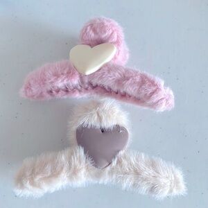 NWT Furry Claw Clip - 2pk